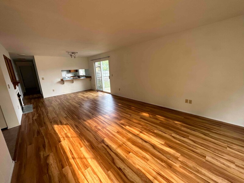 Building Photo - 2815 E Section St