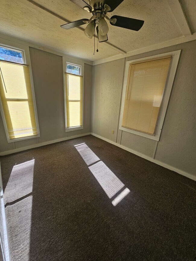 Building Photo - Rental in Jacksonville