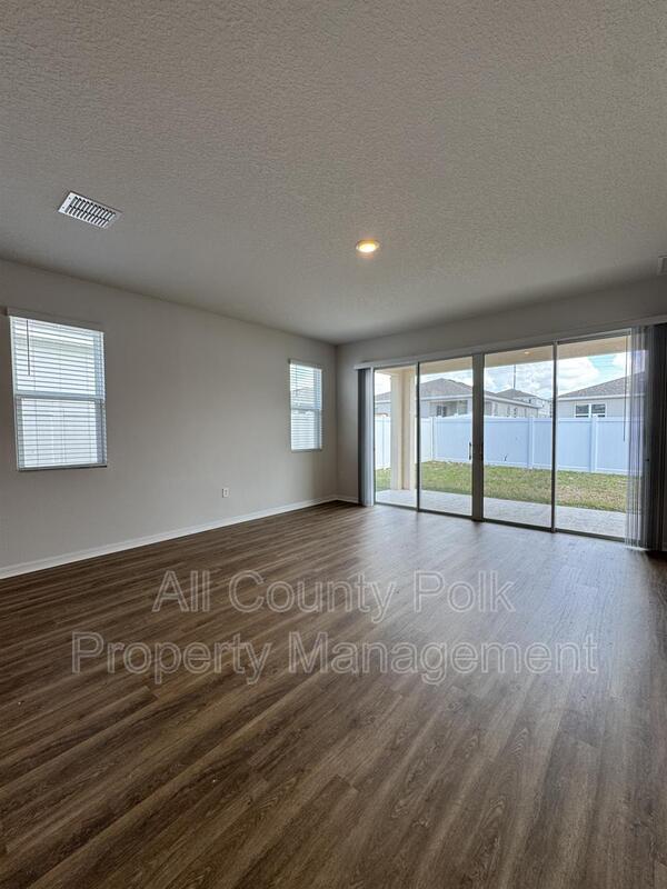 Building Photo - 851 Folklore Ln