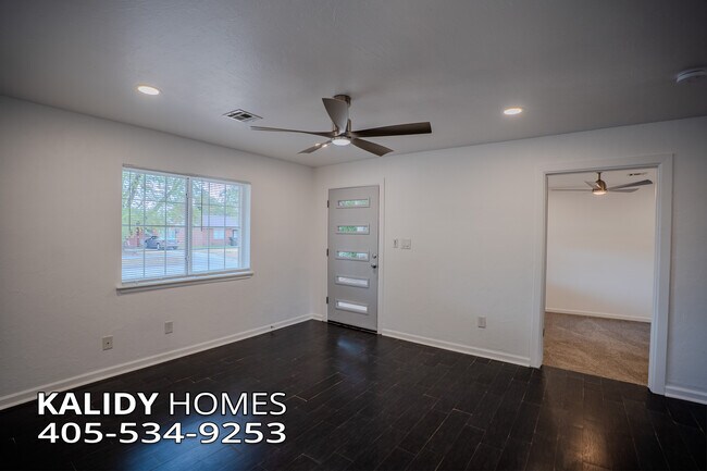 Building Photo - 413 Winding Ln