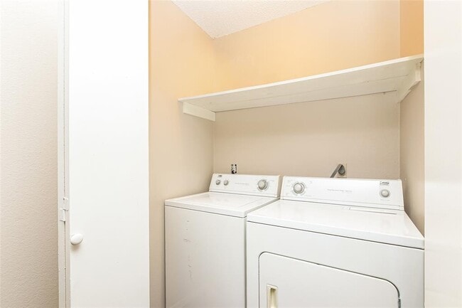 Building Photo - 5201 Evans Ave