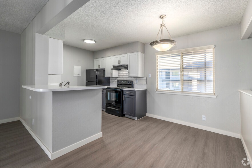 2BR, 1BA - 863SF - Arlo Apartments