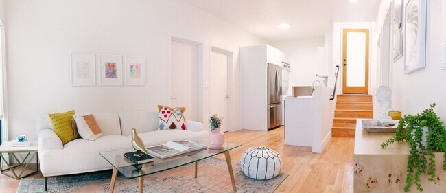 Building Photo - 513 N HELIOTROPE DR
