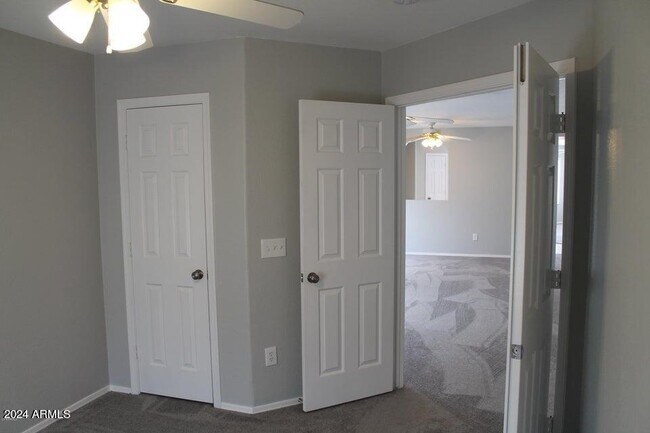 Building Photo - 10522 W Louise Dr