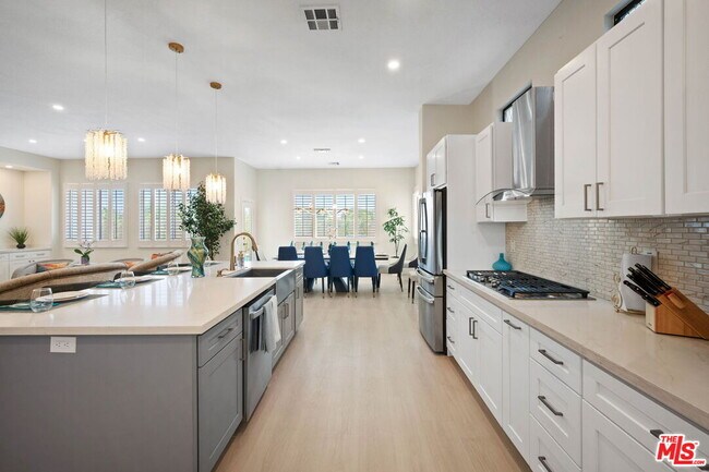 Building Photo - 3260 N Avenida San Gabriel Rd