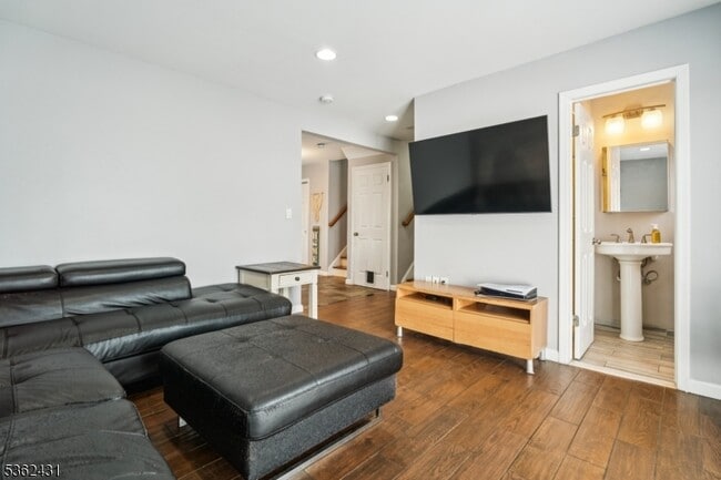Building Photo - 491 Ragland Dr