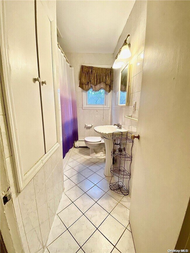 Building Photo - 117 Blydenburgh Ave