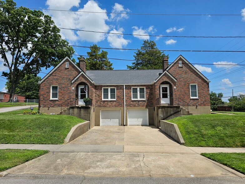 Primary Photo - 2 N Benton St