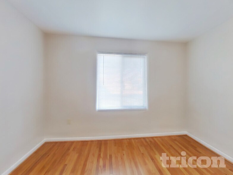 Building Photo - 342 Camellia Way