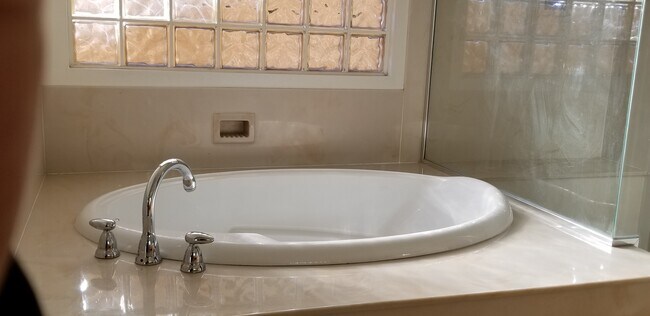 Building Photo - 4901 Oro Ln