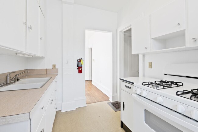 Building Photo - 1120 Washington St