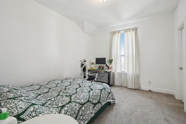 Building Photo - 18120 Leccion Dr