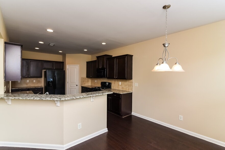 Building Photo - 192 Moorland Way NE