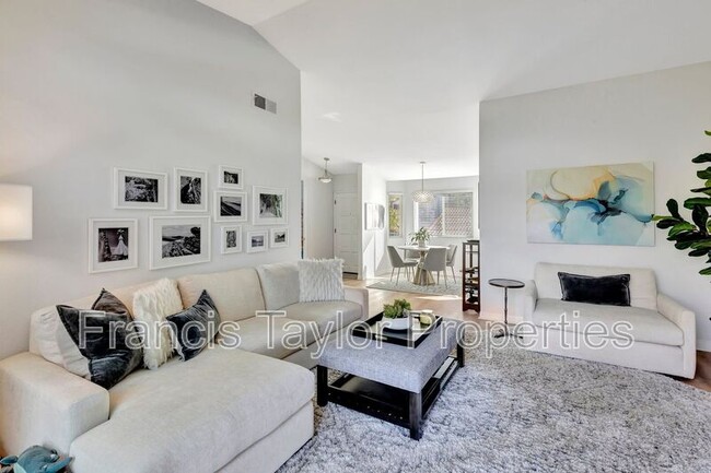 Building Photo - 2882 Andover Ave