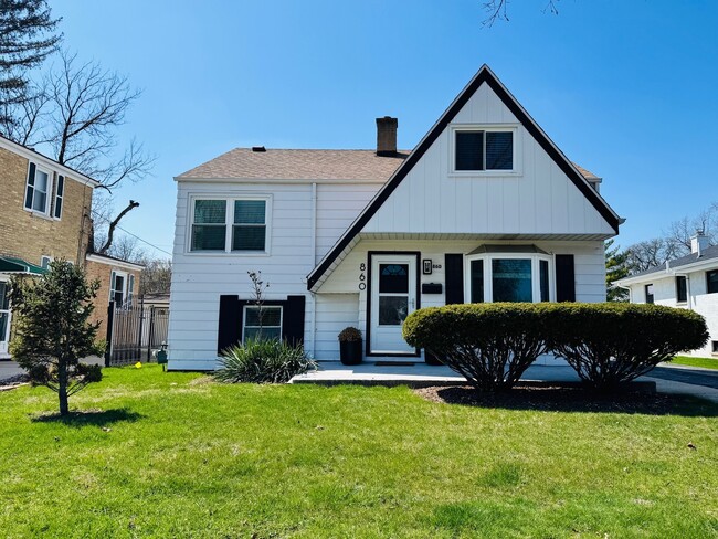 Primary Photo - 860 Spring Rd