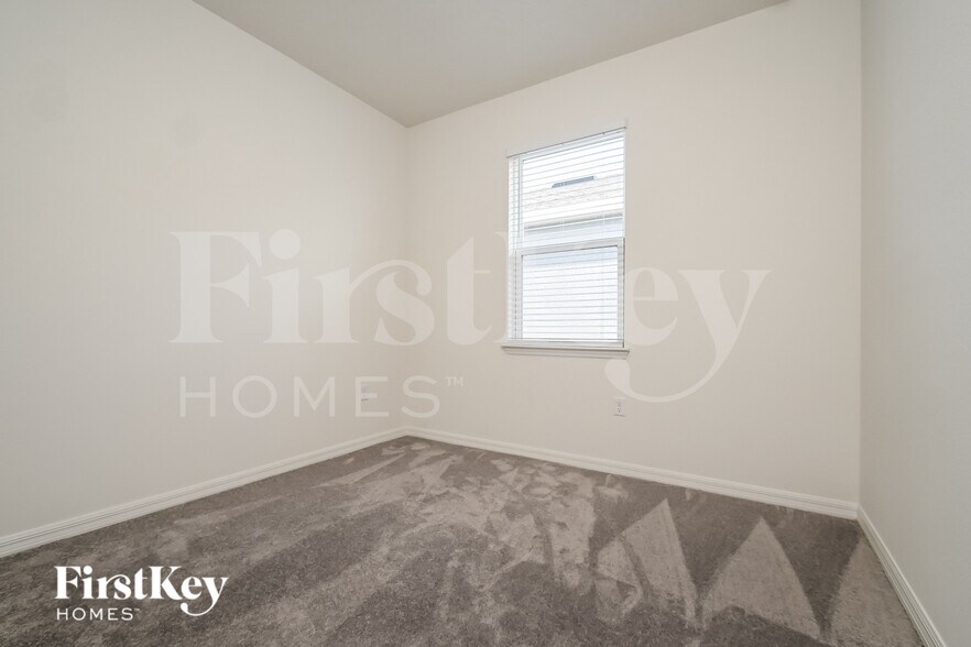 Building Photo - 217 Windsor Reserve Dr