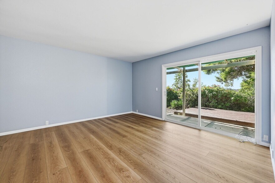 Building Photo - 1999 Seawind Way