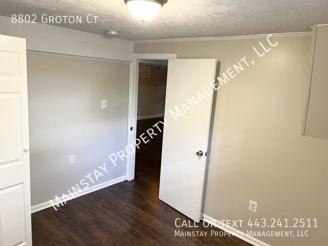 Building Photo - 8802 Groton Ct