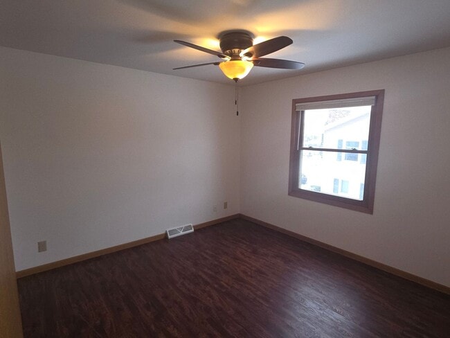 Building Photo - 2 bedroom 2 bathroom Franklin townhome