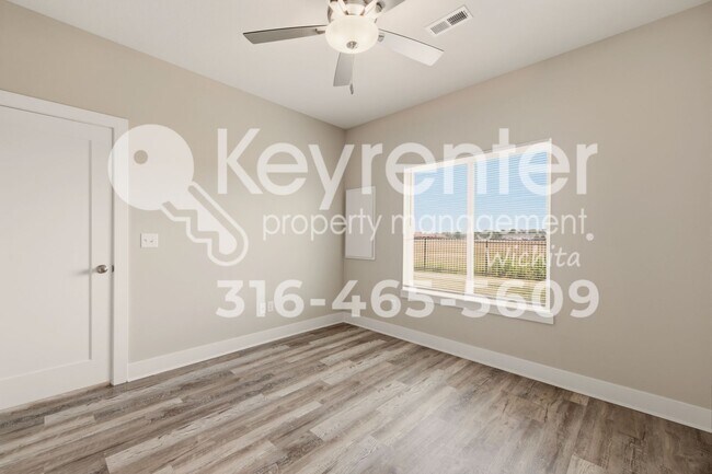 Building Photo - 16221 W Ike Ct