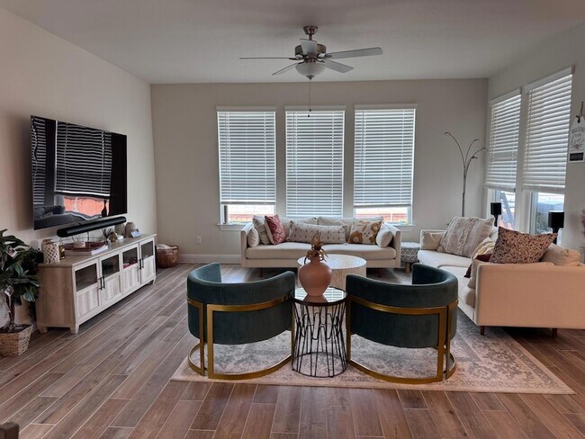 Building Photo - 266 Sugar Cane Rd