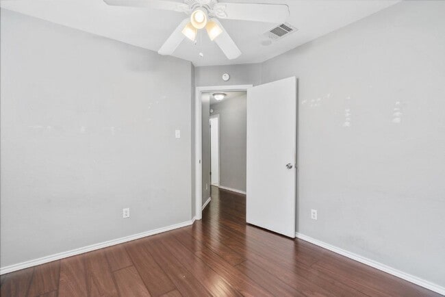 Building Photo - 7228 Aldea Dr