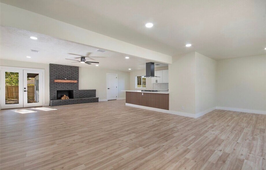 Building Photo - 1212 Willow Glen Dr