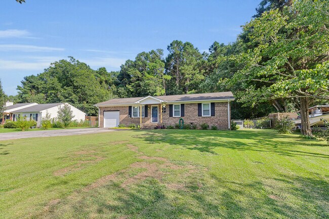 Building Photo - 529 W Grantham Rd