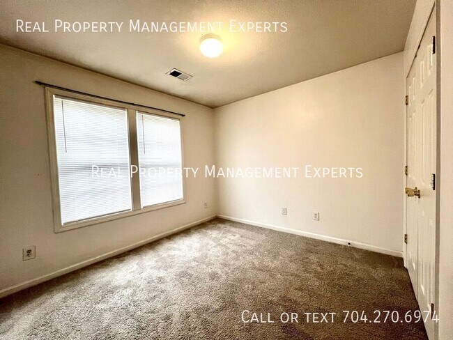 Building Photo - 8549 Filbert Ln