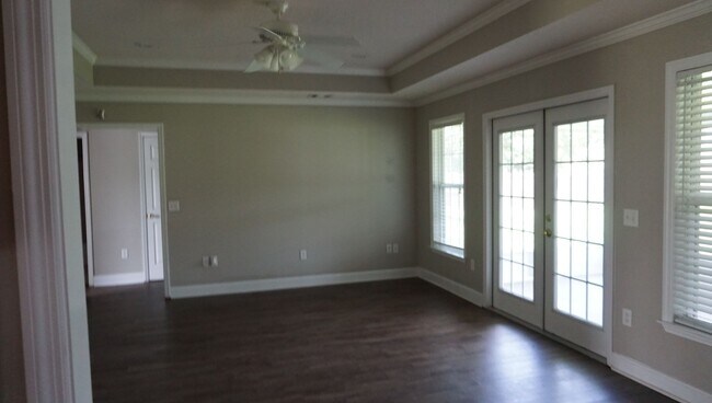 Building Photo - Luxury in Lakeland, GA
