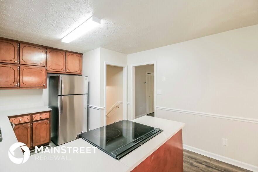 Building Photo - 632 Cloudland Dr