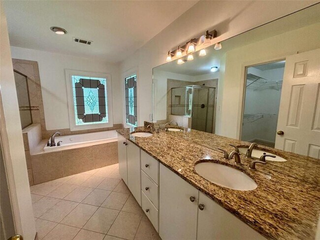 Building Photo - 4160 Creekwood Dr