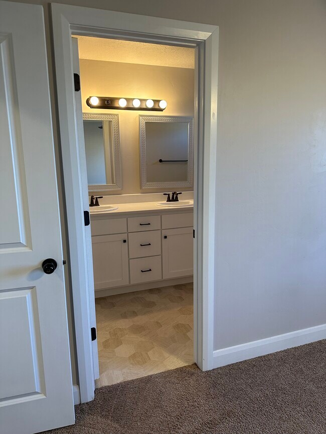 Building Photo - 3083 W 1750 S