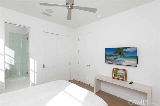 Building Photo - 708 Heliotrope Ave