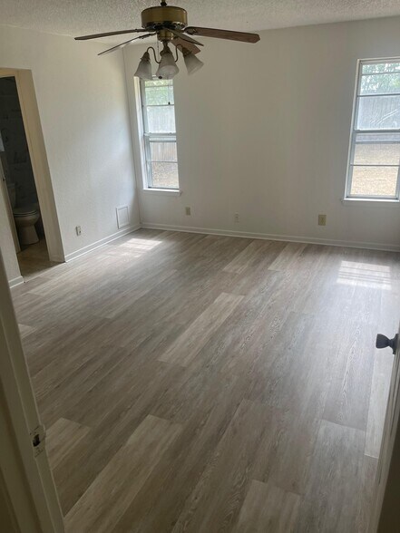 Building Photo - 1702 Edgefield St