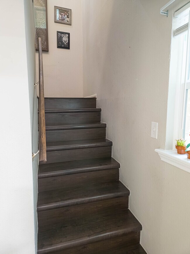 Building Photo - 2702 Mulford Cv