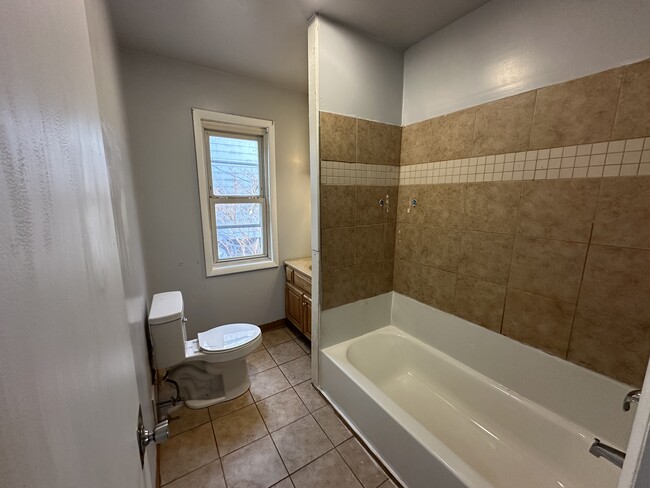 Building Photo - Chemung St 416