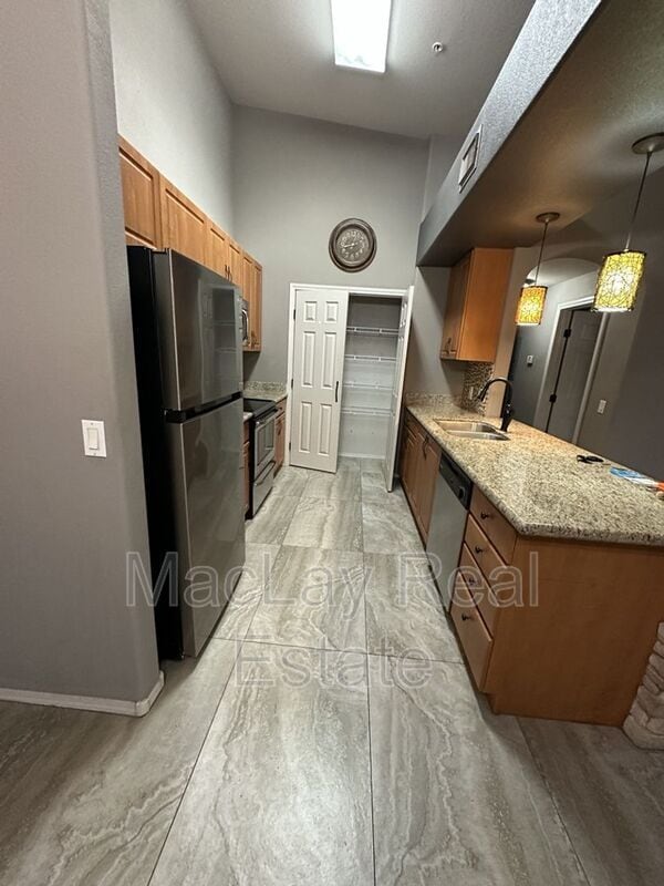 Building Photo - 10136 E Southern Ave