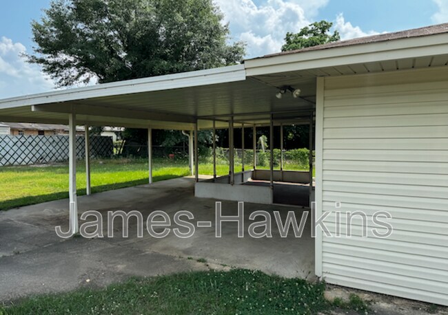 Building Photo - 940 Pebblebrook Dr