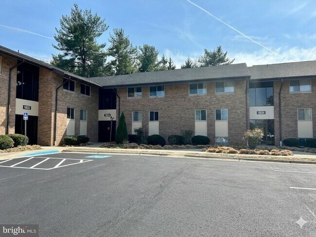 Building Photo - 18624 Walkers Choice Rd
