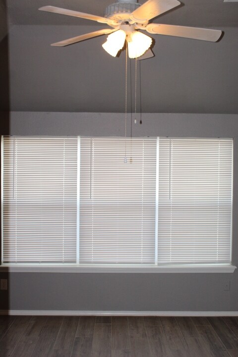 Building Photo - 505 SW 149th Pl