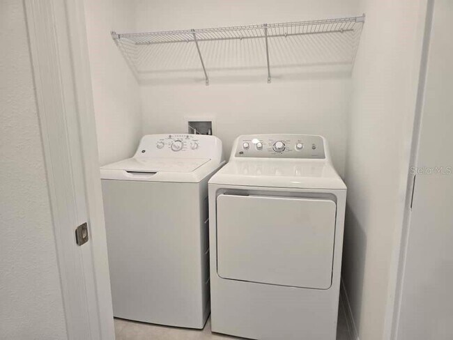 Building Photo - 10135 Trumpet Honeysuckle Wy