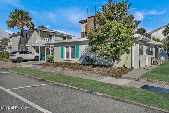 Building Photo - 1531 2nd St N