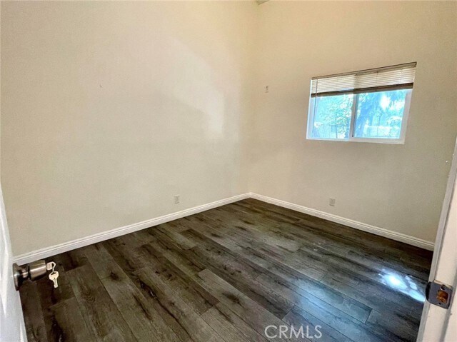 Building Photo - 448 S Woods Ave