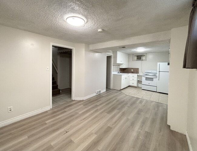 Building Photo - 416 Cornell Dr