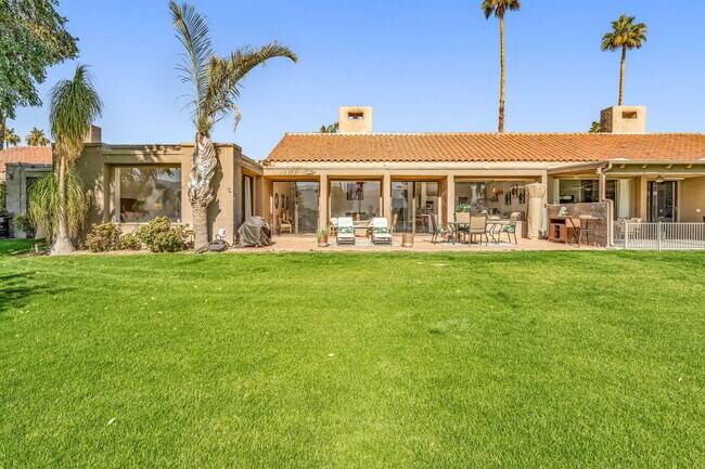 Building Photo - 511 Desert W Dr