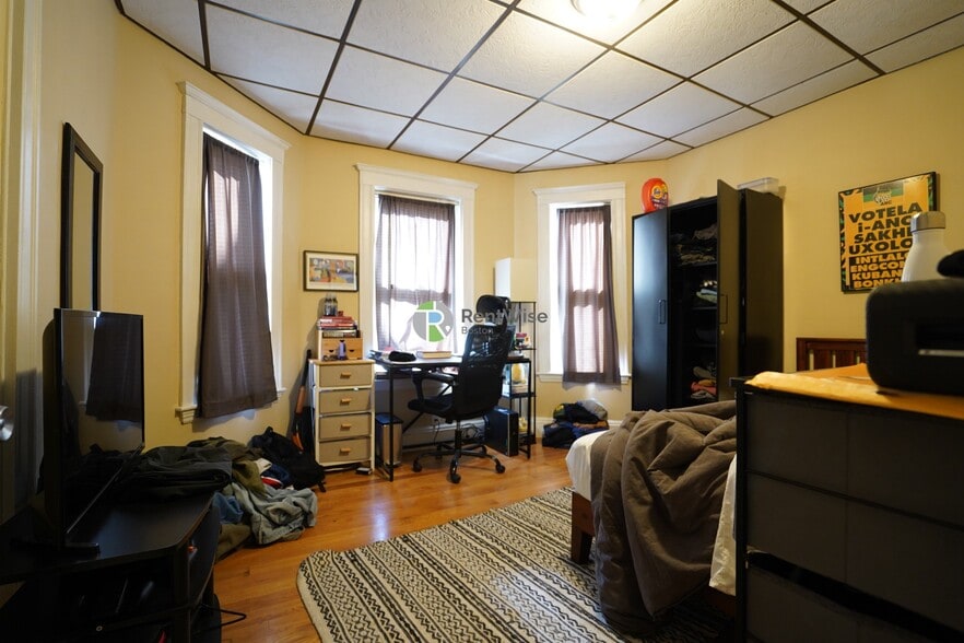 Building Photo - 52 Pearson Rd