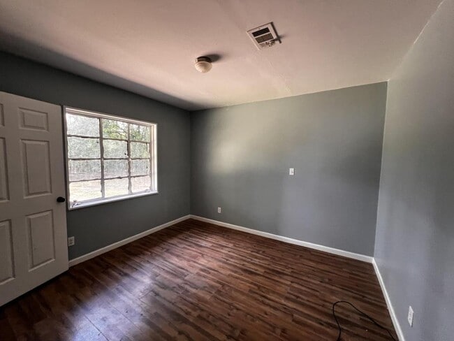 Building Photo - 202 Sheppard Rd