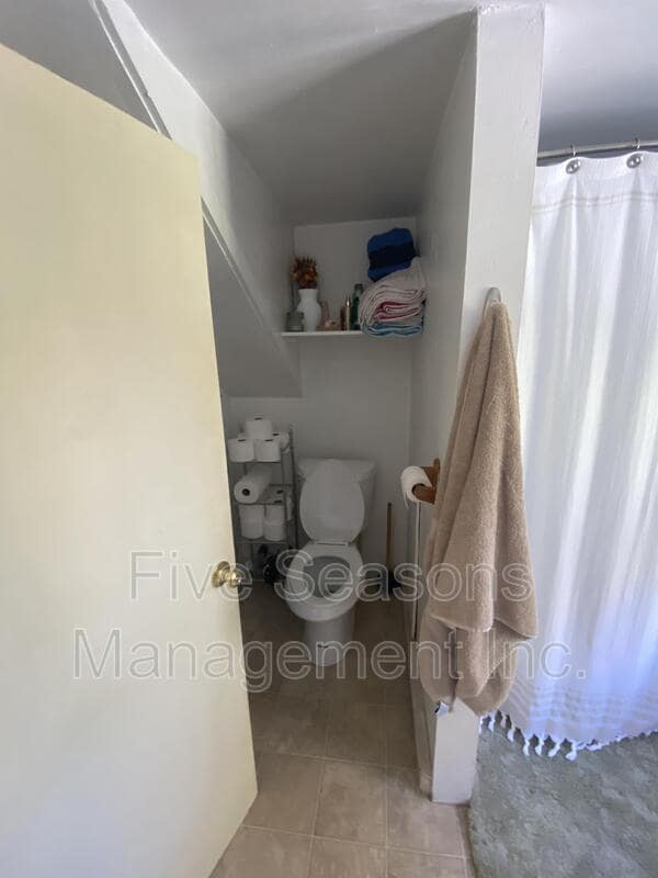 Building Photo - 351 S Winooski Ave