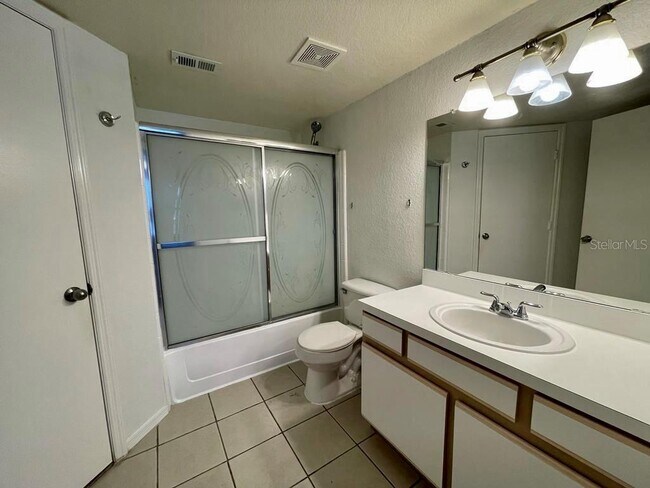 Building Photo - 2212 Grand Cayman Ct